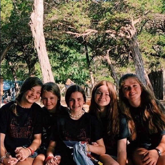 Meet your Posher, Olivia - Picture 3 of 11